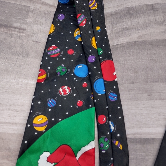 Hallmark Golf Men's Vintage Santa Claus Golf Tie - Picture 3 of 6